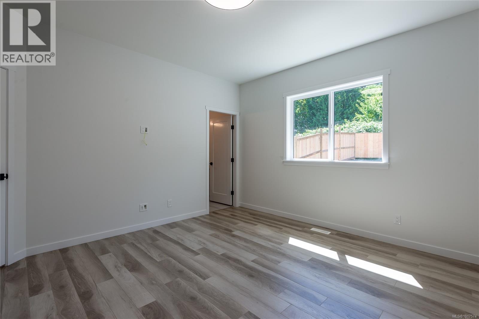 A 1025 9th Ave, Campbell River, British Columbia  V9W 4A8 - Photo 12 - 1017574