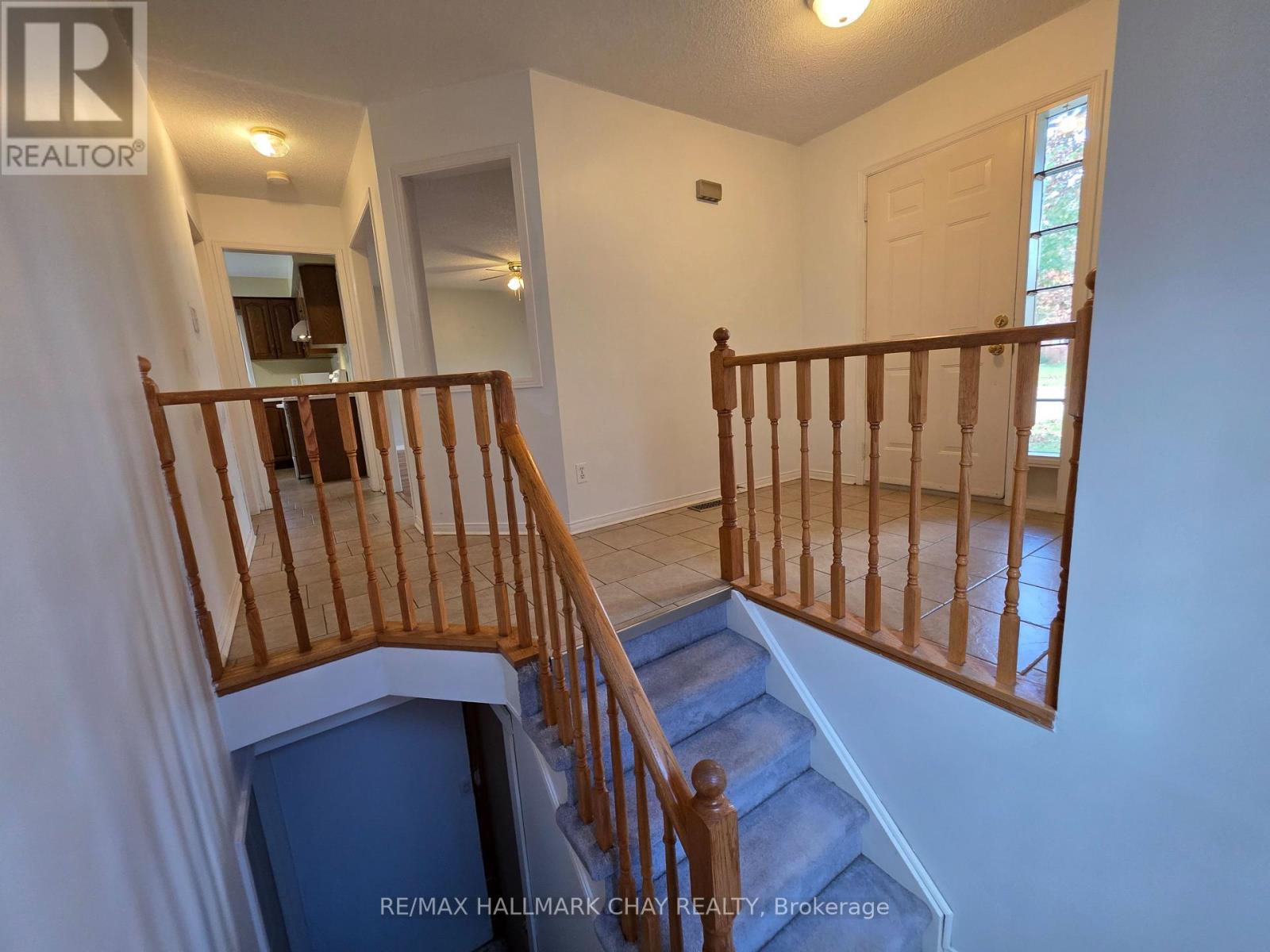 199 Livingstone Street W, Barrie, Ontario  L4N 6Z9 - Photo 5 - S12476234