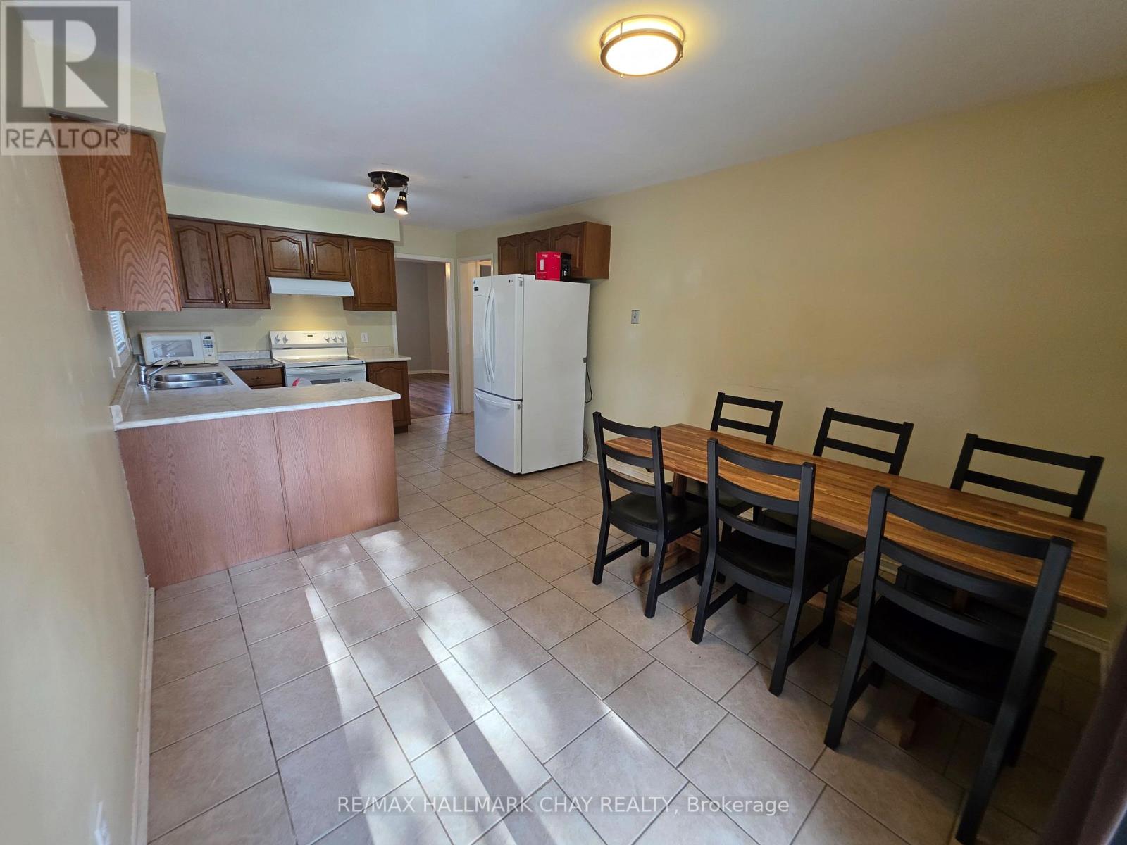 199 Livingstone Street W, Barrie, Ontario  L4N 6Z9 - Photo 8 - S12476234