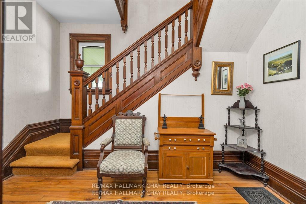 1407 Flos 8 Road W, Springwater, Ontario  L0L 1P0 - Photo 6 - S12476298