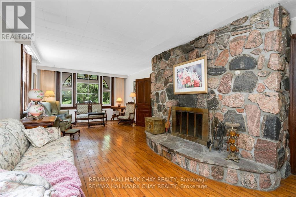 1407 Flos 8 Road W, Springwater, Ontario  L0L 1P0 - Photo 7 - S12476298