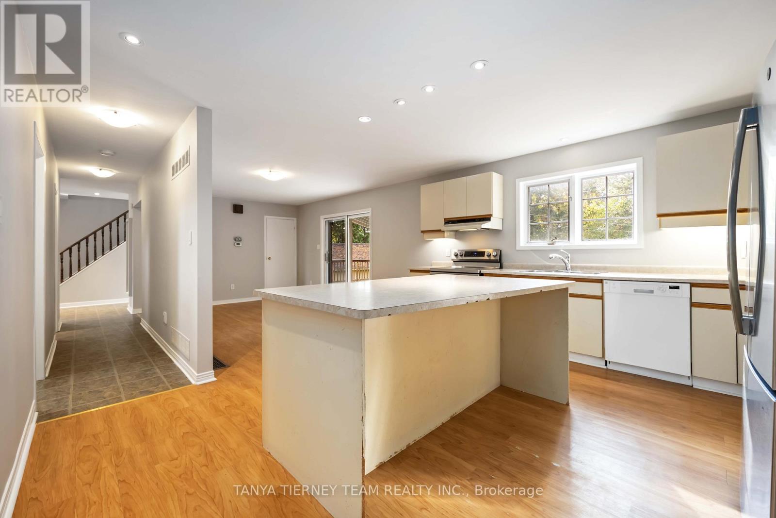 1862 Pinegrove Avenue, Pickering, Ontario  L1V 1K7 - Photo 14 - E12476435