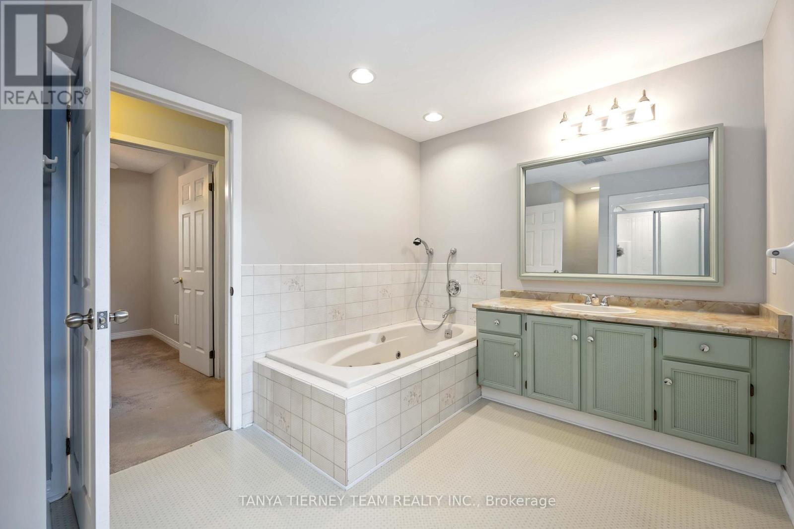 1862 Pinegrove Avenue, Pickering, Ontario  L1V 1K7 - Photo 32 - E12476435