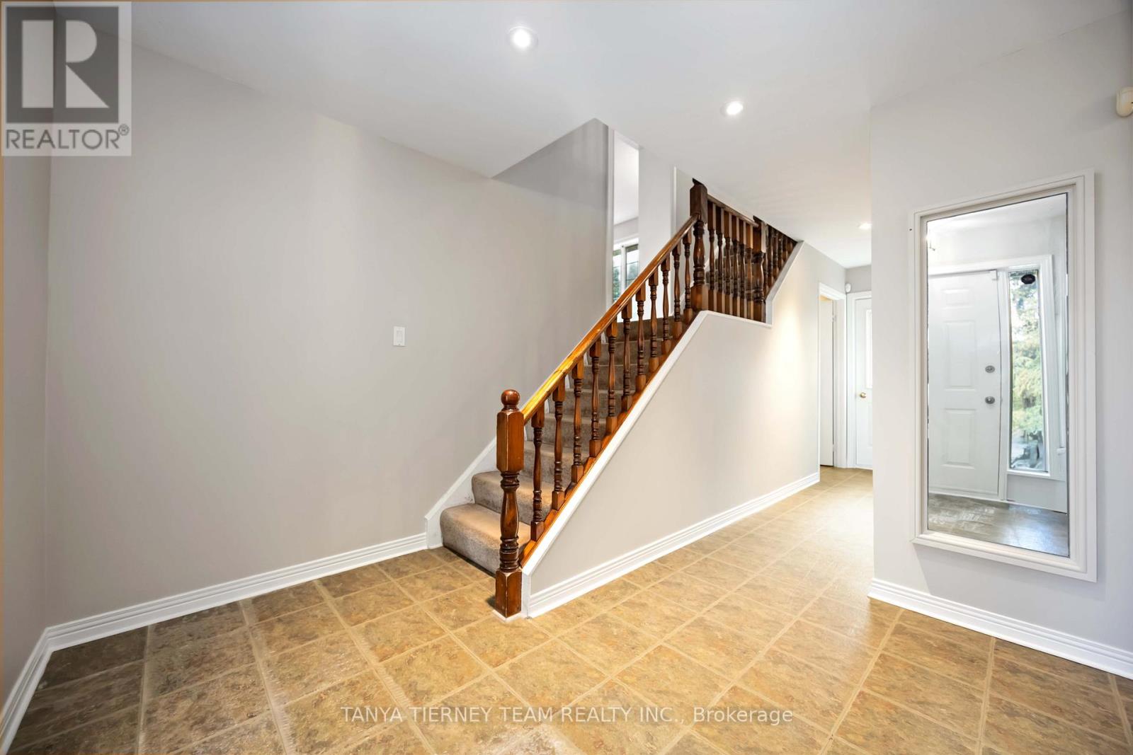 1862 Pinegrove Avenue, Pickering, Ontario  L1V 1K7 - Photo 5 - E12476435