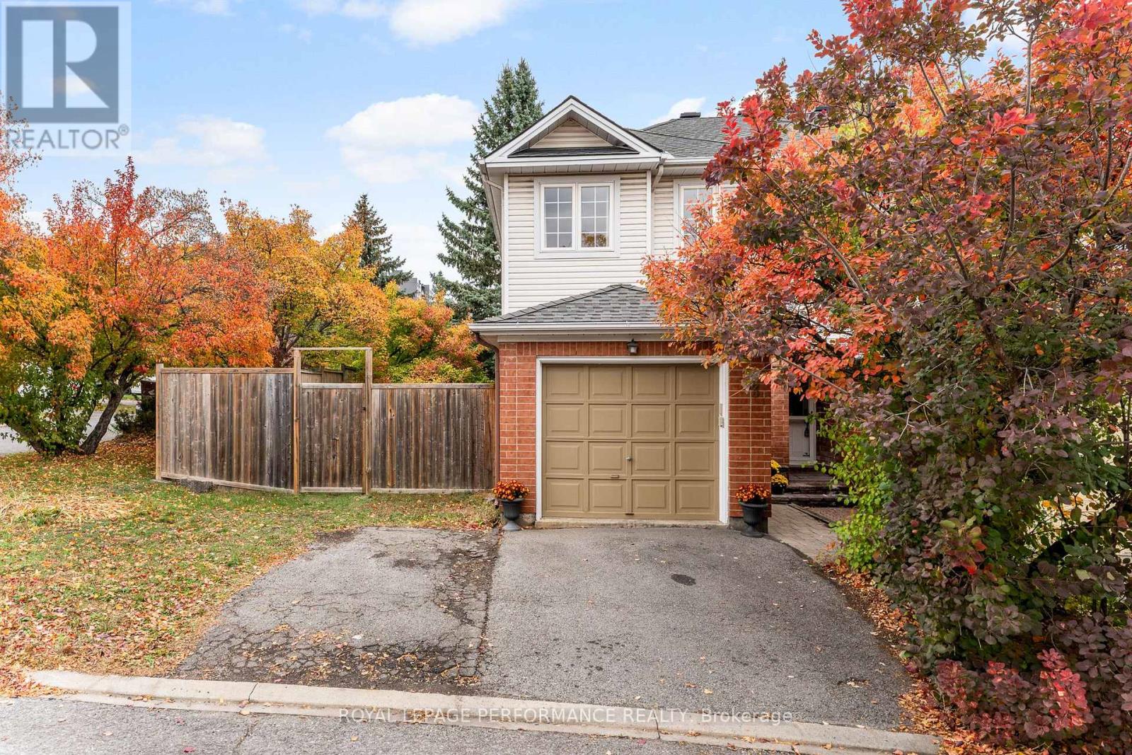 3 FESTIVE PRIVATE, Ottawa, Ontario