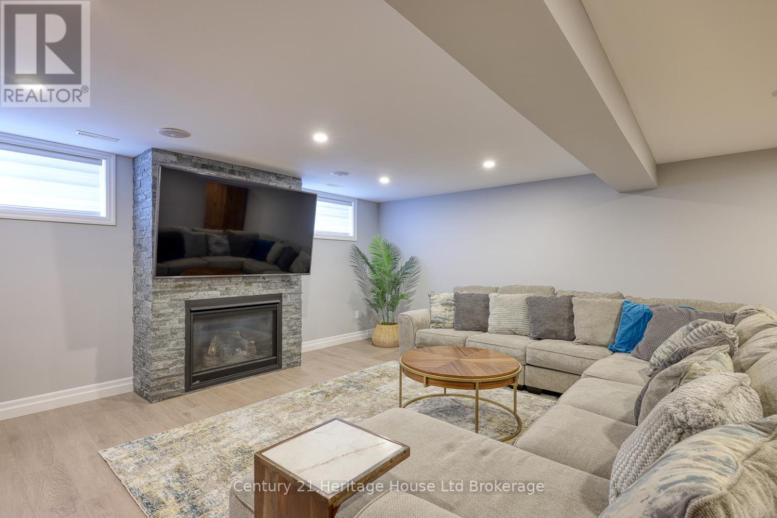 89 Walker Road, Ingersoll, Ontario  N5C 0A6 - Photo 33 - X12476521