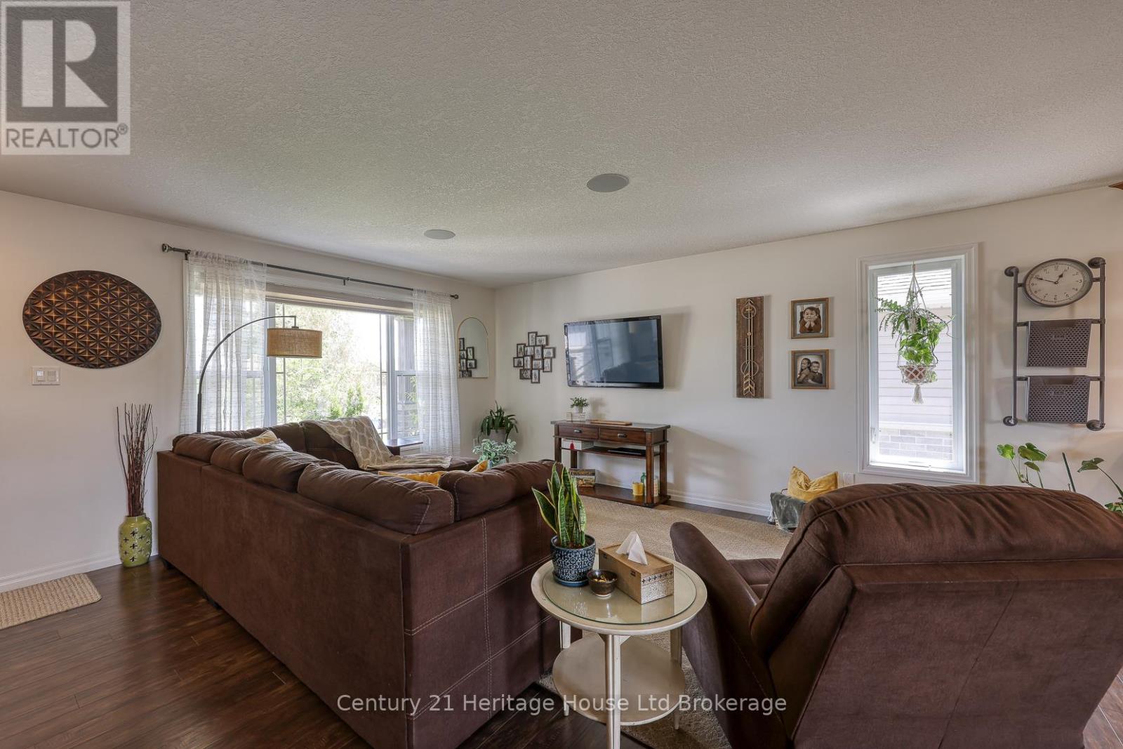 89 Walker Road, Ingersoll, Ontario  N5C 0A6 - Photo 7 - X12476521