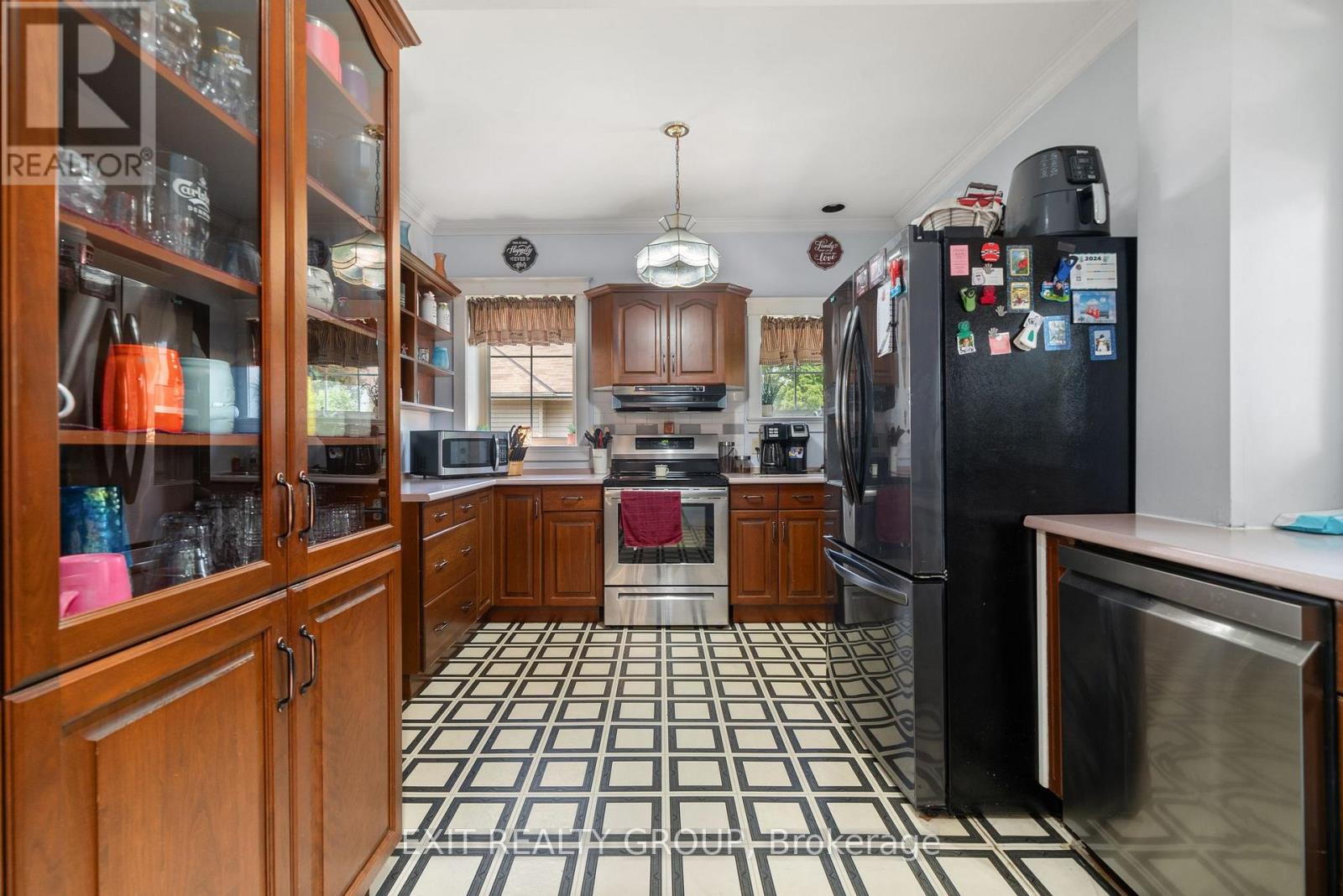 219 East Street, Greater Napanee, Ontario  K7R 1T2 - Photo 5 - X12476401