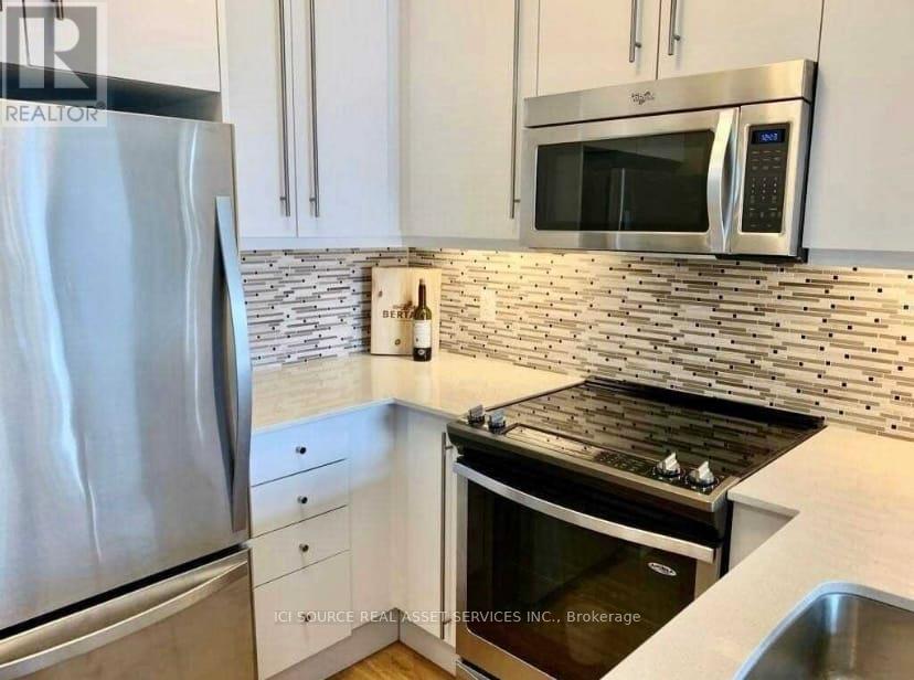 520 - 1 Old Mill Drive, Toronto, Ontario  M6S 0A1 - Photo 4 - W12476213