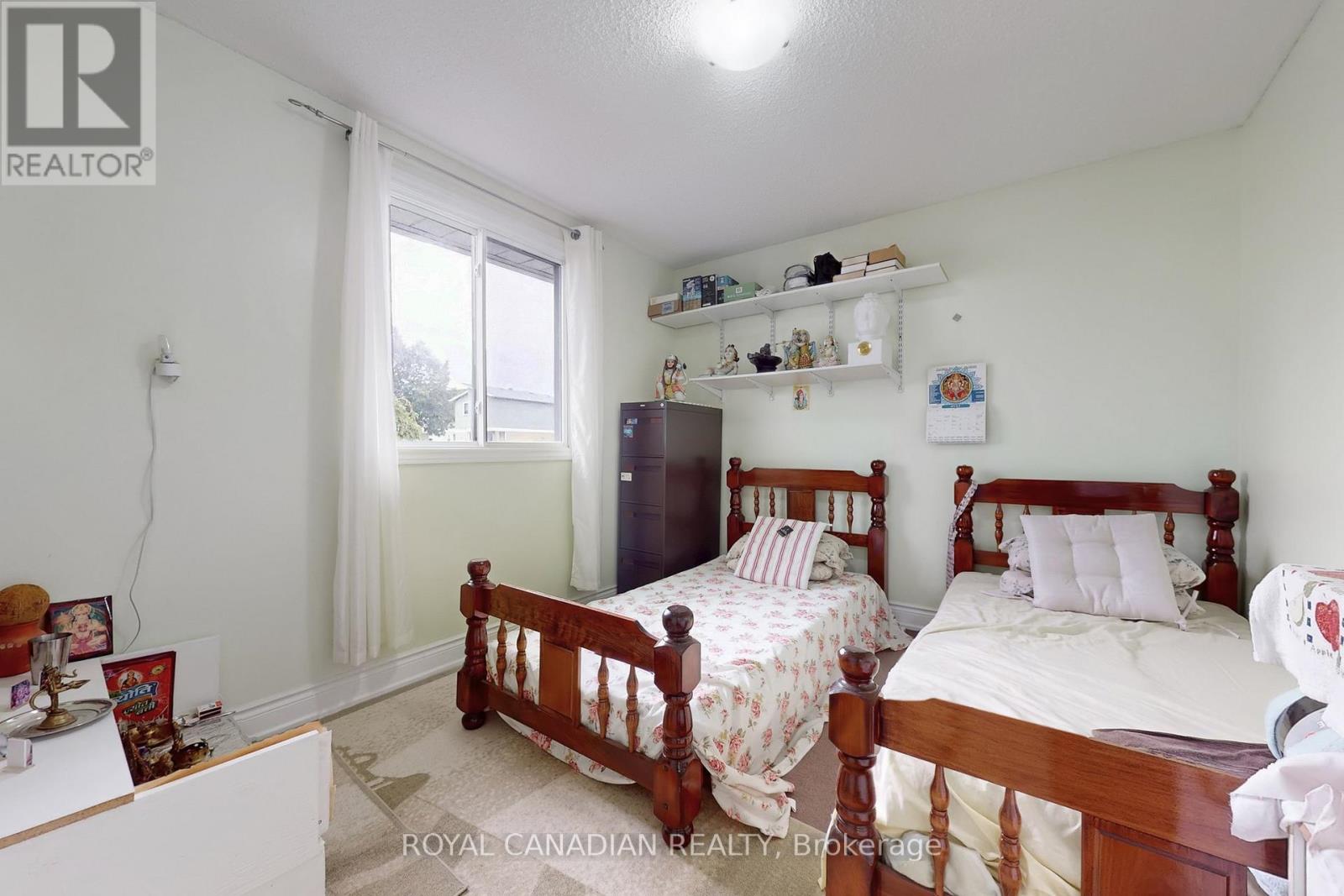 17 Haley Court, Brampton, Ontario  L6S 1N6 - Photo 14 - W12476217