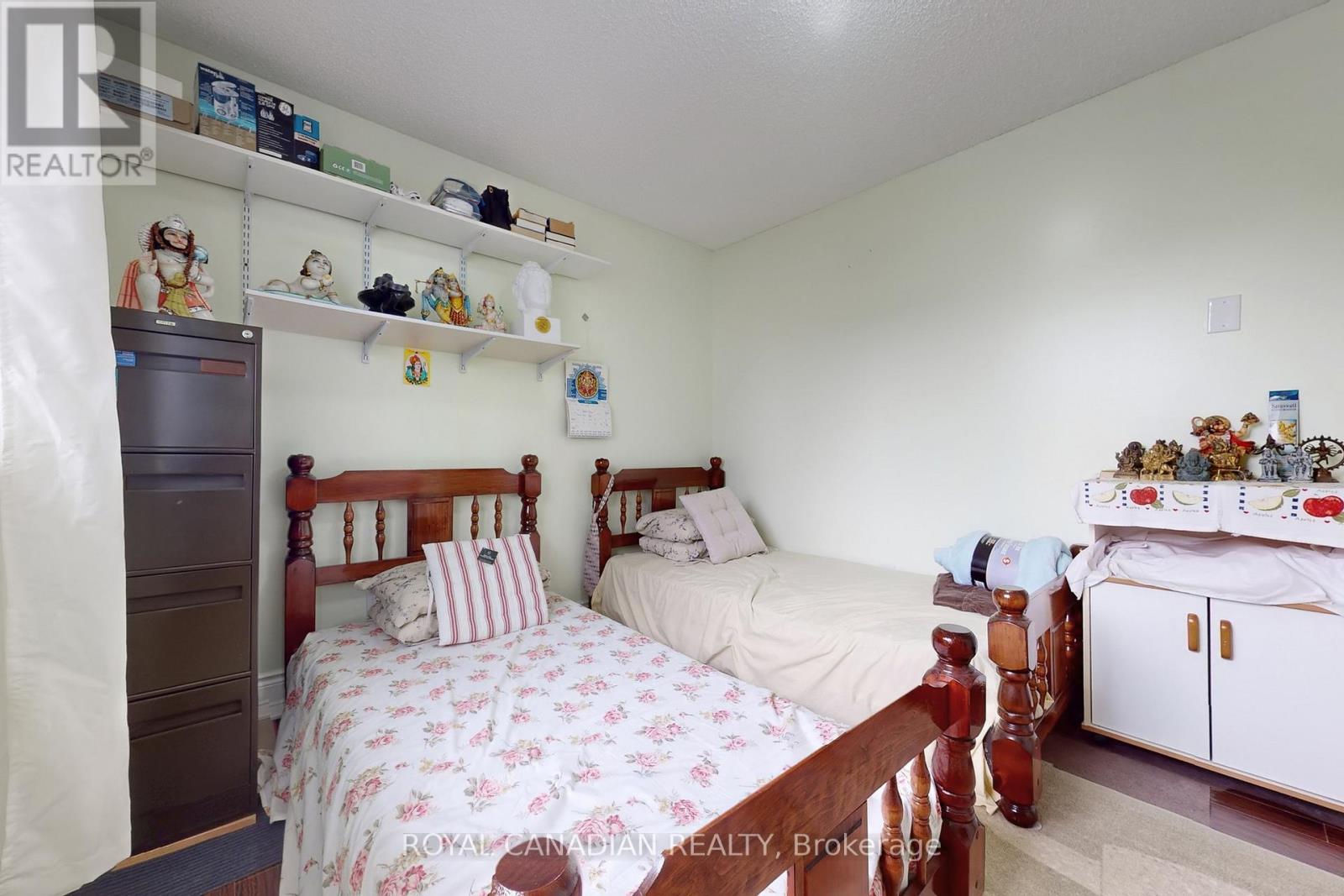 17 Haley Court, Brampton, Ontario  L6S 1N6 - Photo 16 - W12476217