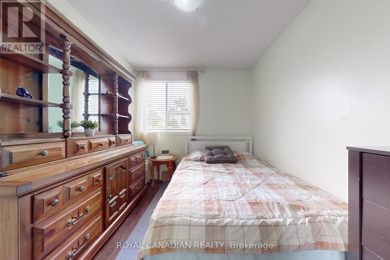 17 Haley Court, Brampton, Ontario  L6S 1N6 - Photo 18 - W12476217