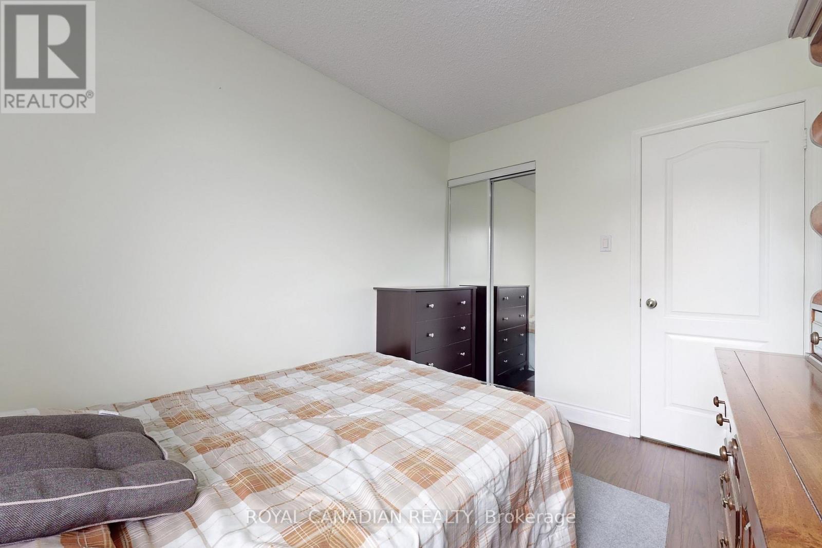 17 Haley Court, Brampton, Ontario  L6S 1N6 - Photo 19 - W12476217