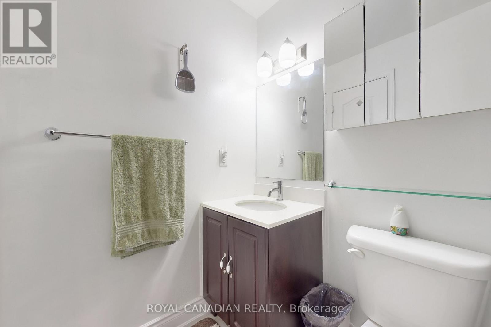 17 Haley Court, Brampton, Ontario  L6S 1N6 - Photo 21 - W12476217