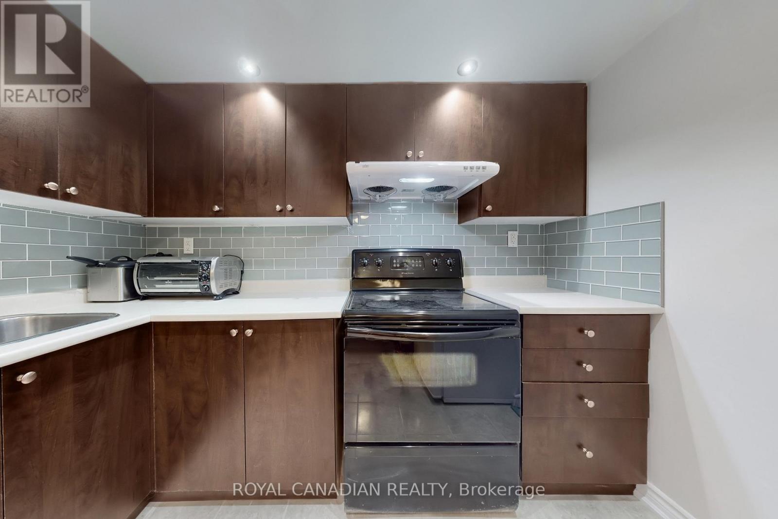 17 Haley Court, Brampton, Ontario  L6S 1N6 - Photo 28 - W12476217