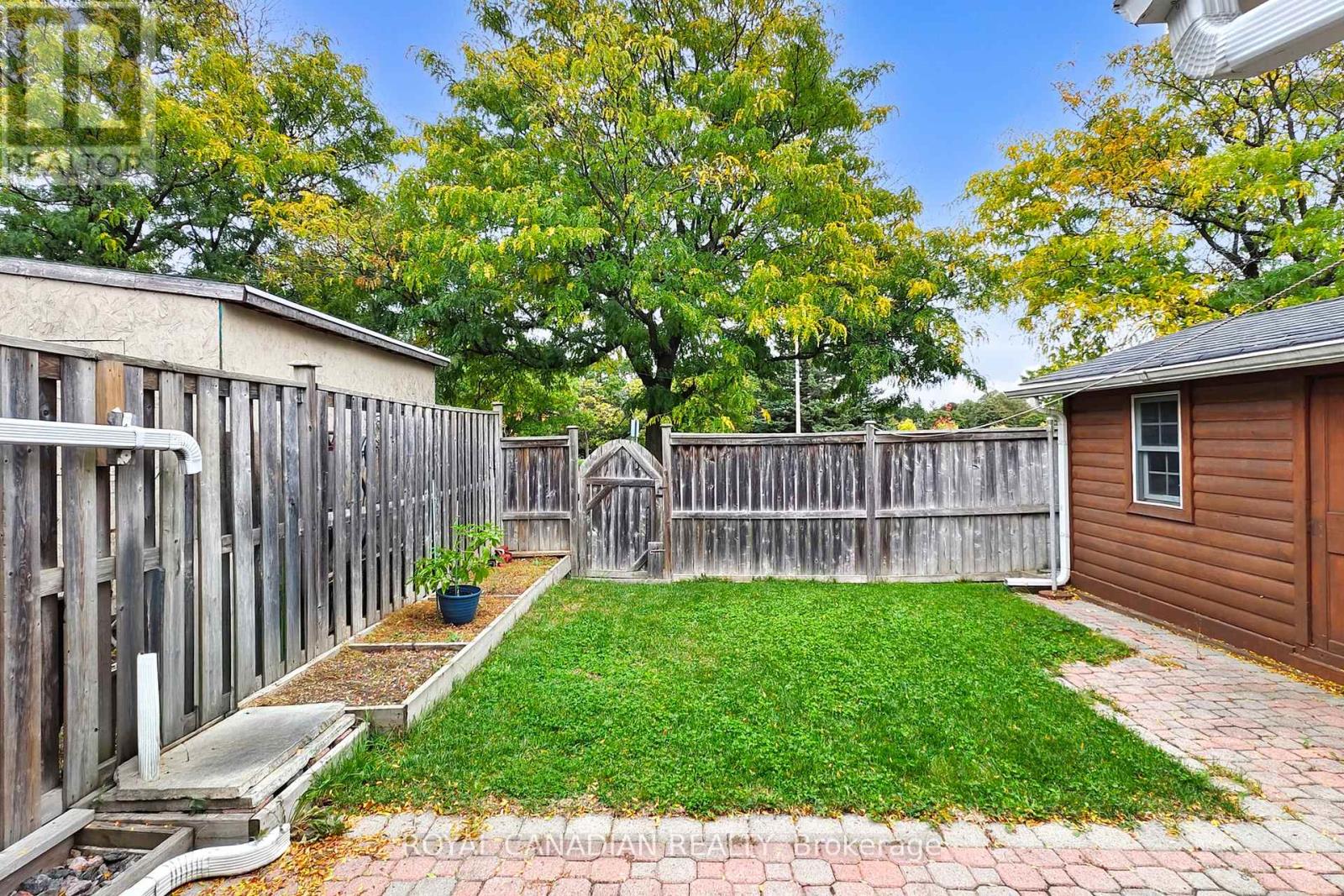 17 Haley Court, Brampton, Ontario  L6S 1N6 - Photo 47 - W12476217