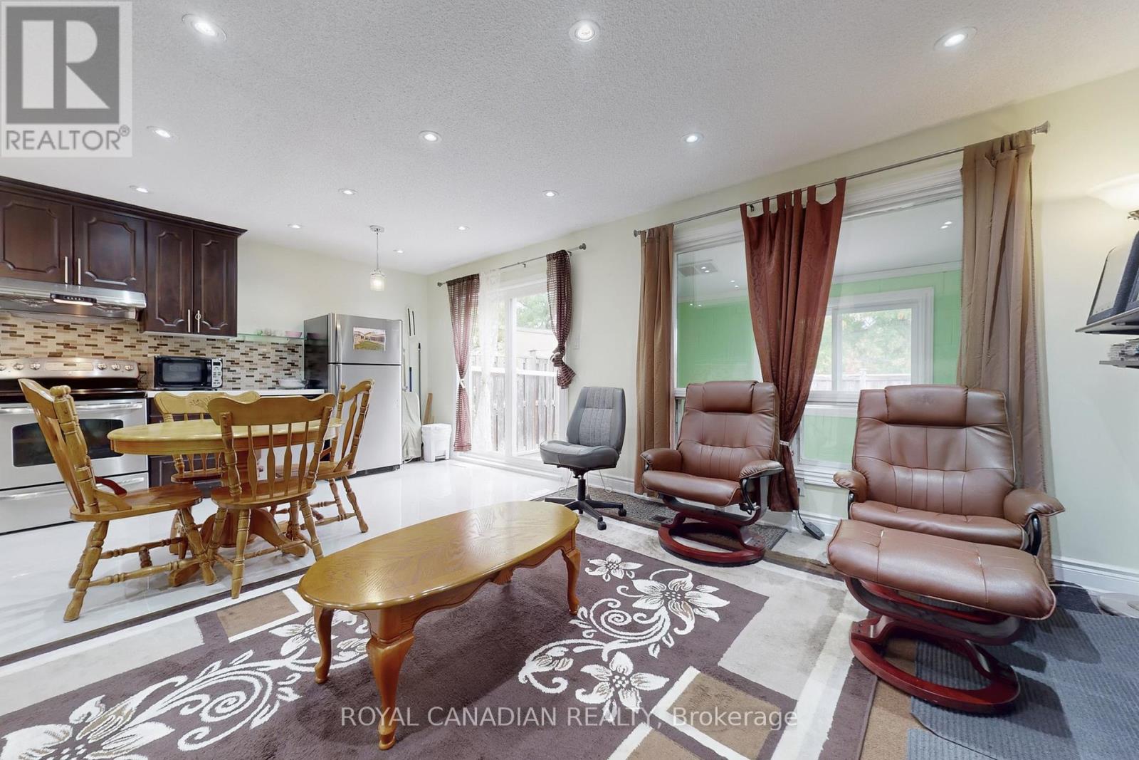 17 Haley Court, Brampton, Ontario  L6S 1N6 - Photo 7 - W12476217