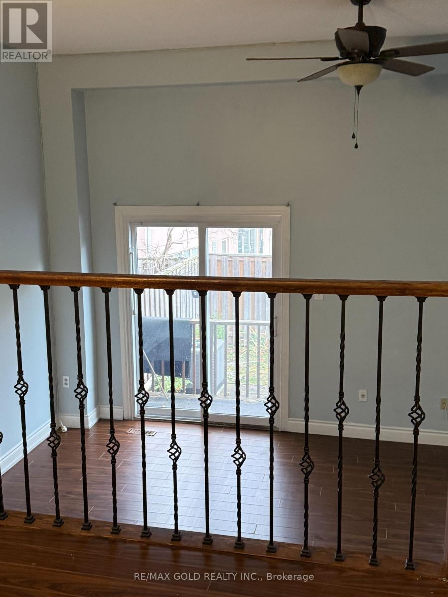 30 - 30 Tara Park Crescent, Brampton, Ontario  L6V 3E3 - Photo 3 - W12476218