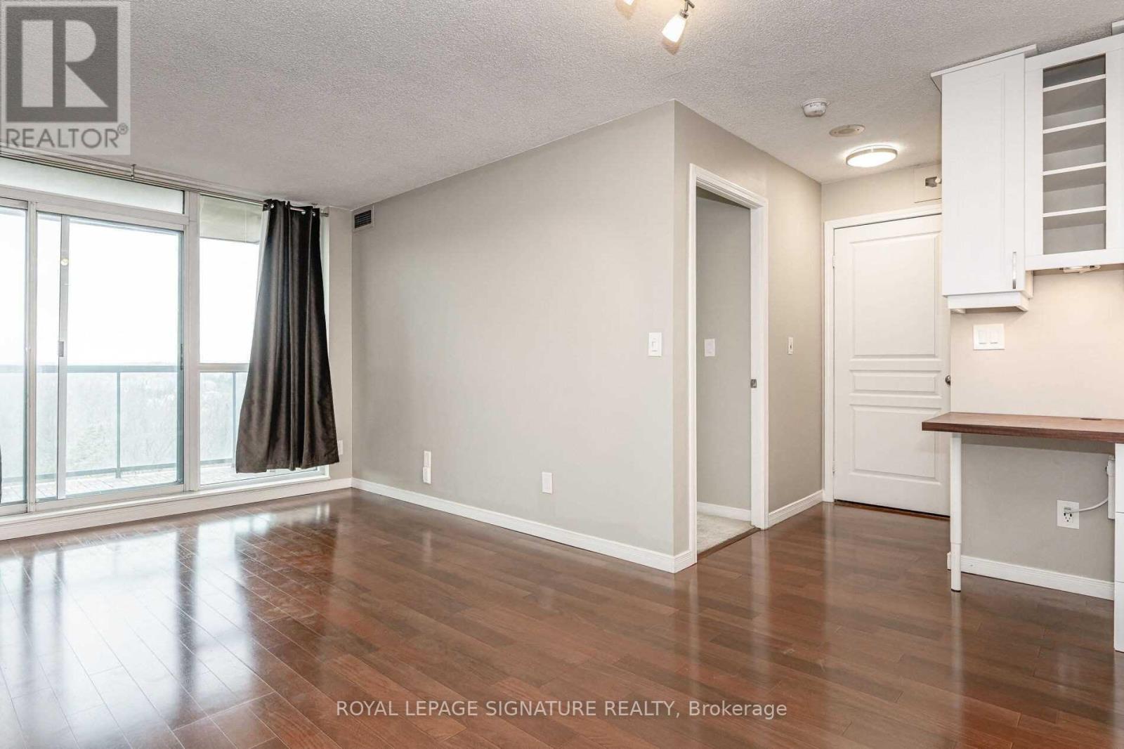 1013 - 2565 Erin Centre Boulevard, Mississauga, Ontario  L5M 6Z8 - Photo 6 - W12476236