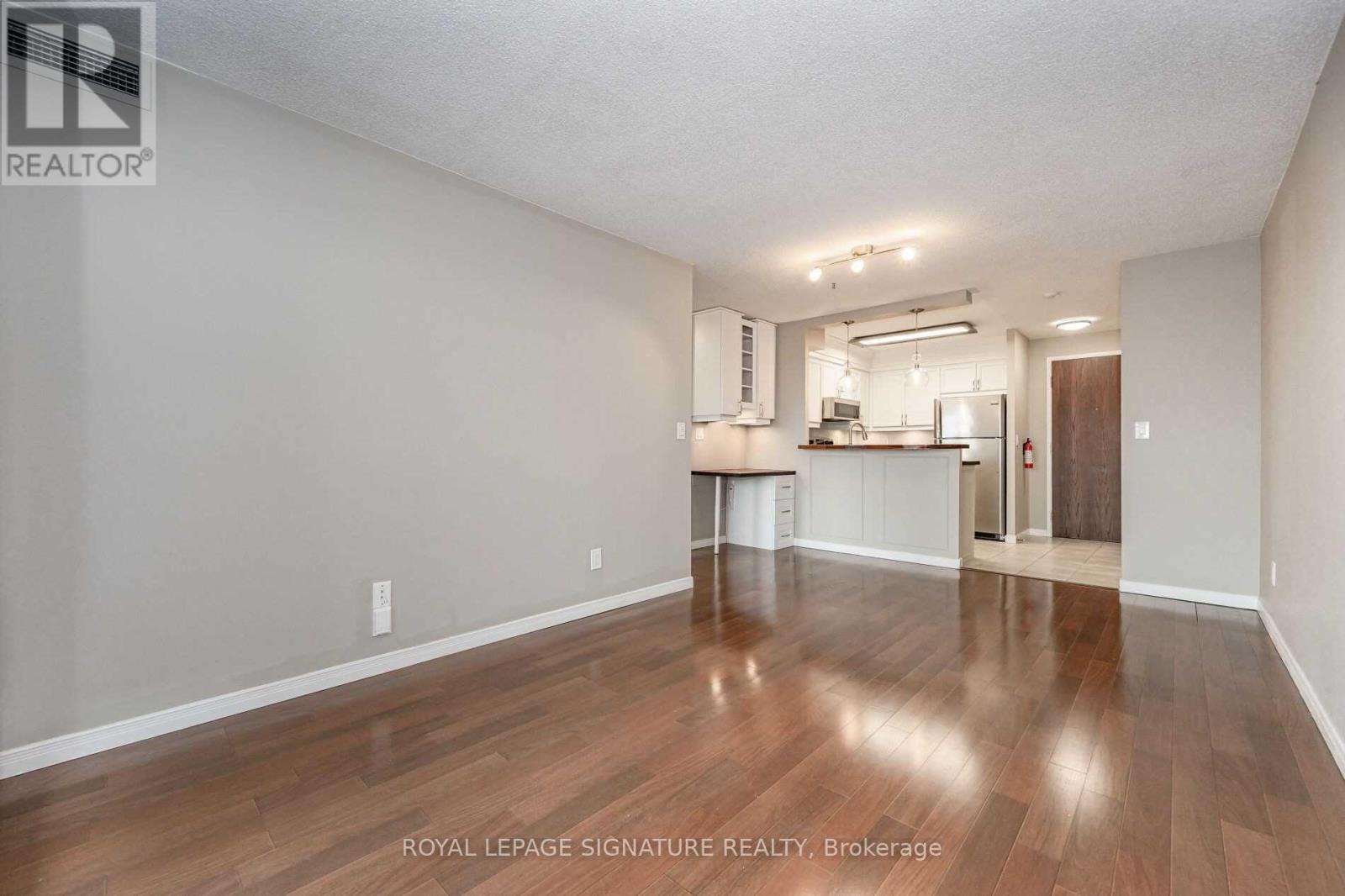 1013 - 2565 Erin Centre Boulevard, Mississauga, Ontario  L5M 6Z8 - Photo 8 - W12476236
