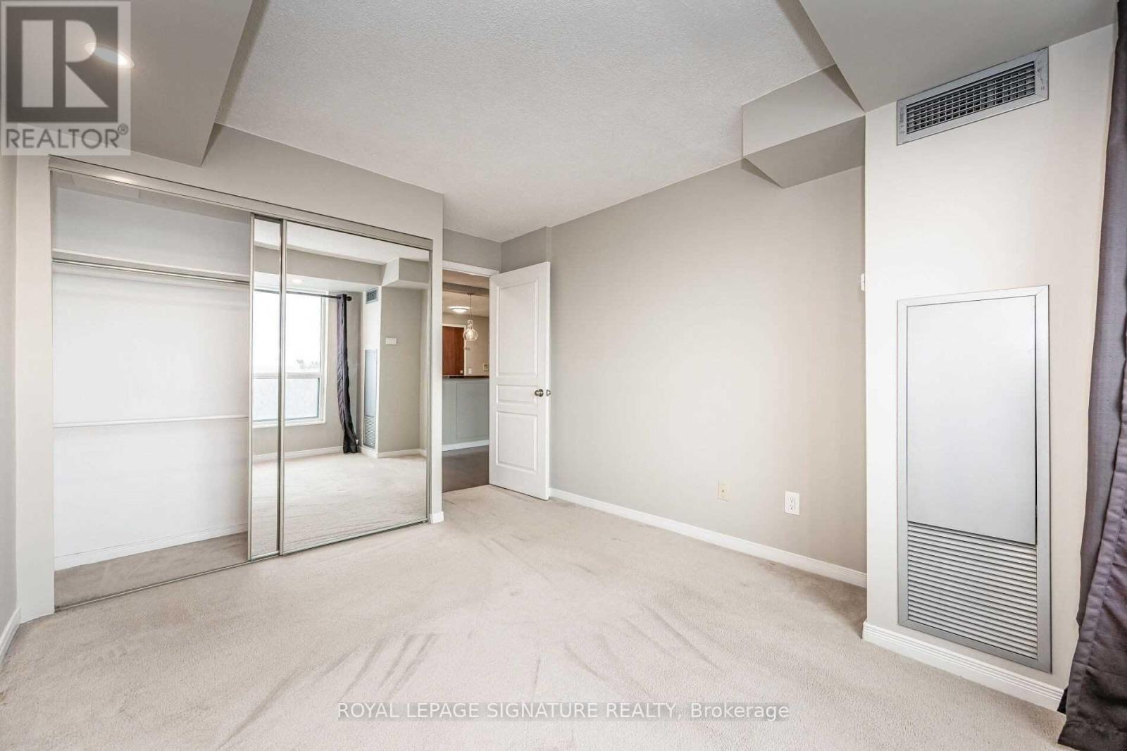 1013 - 2565 Erin Centre Boulevard, Mississauga, Ontario  L5M 6Z8 - Photo 9 - W12476236