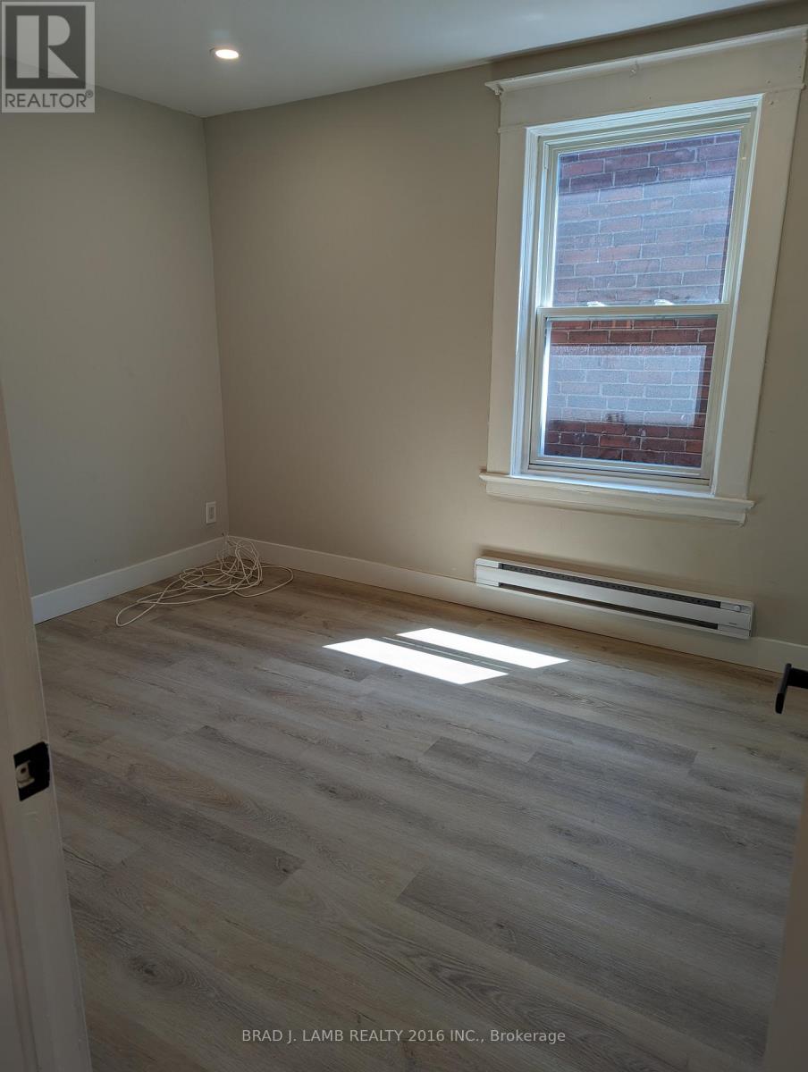 Upper - 20 Earlscourt Avenue, Toronto, Ontario  M6E 4A6 - Photo 4 - W12476249