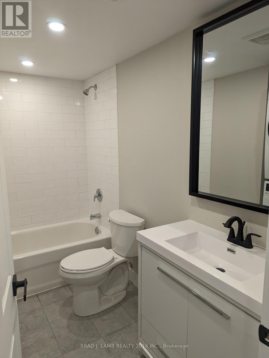 Upper - 20 Earlscourt Avenue, Toronto, Ontario  M6E 4A6 - Photo 6 - W12476249