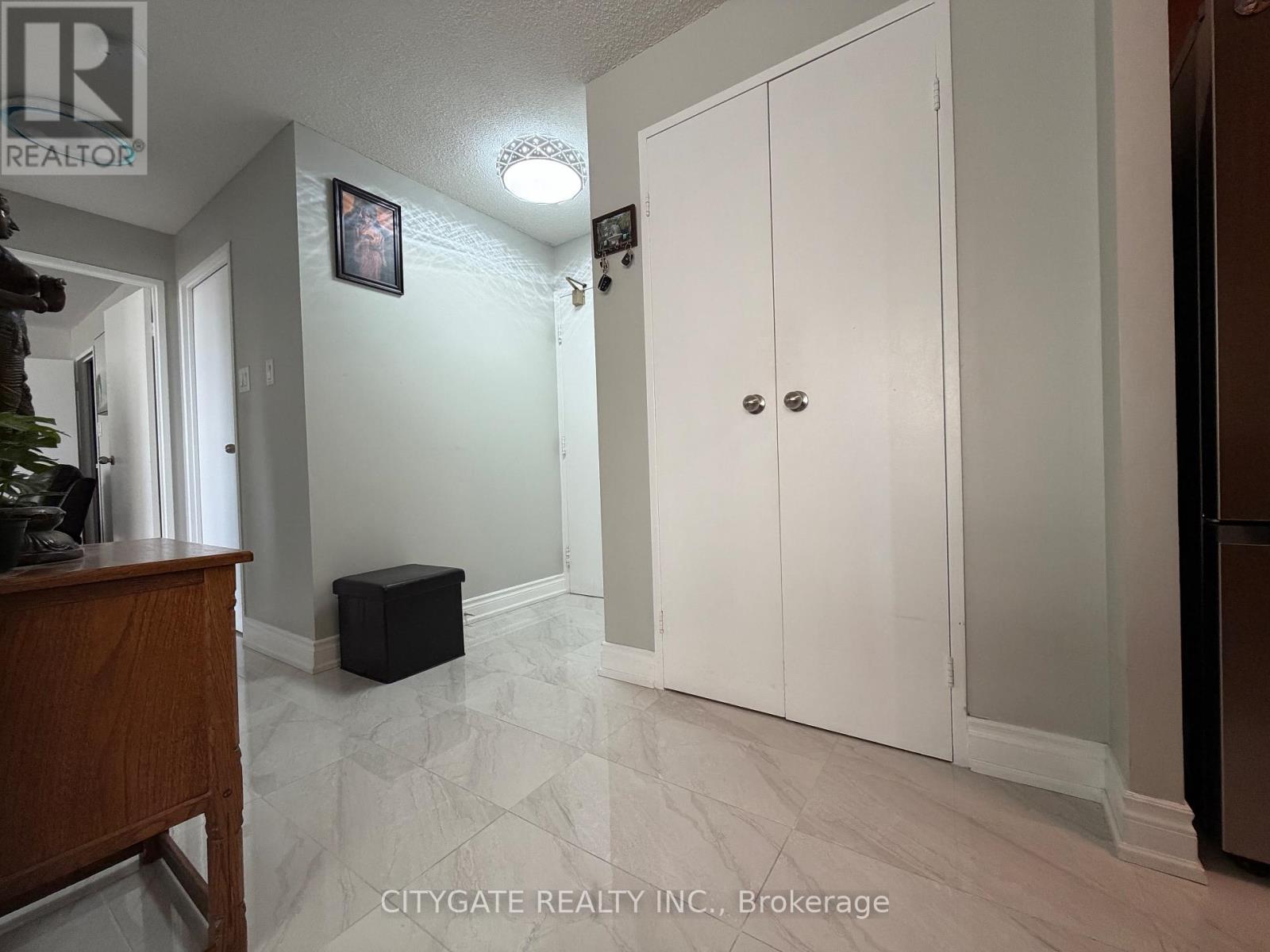 1412 - 3700 Kaneff Crescent, Mississauga, Ontario  L5A 4B8 - Photo 12 - W12476252