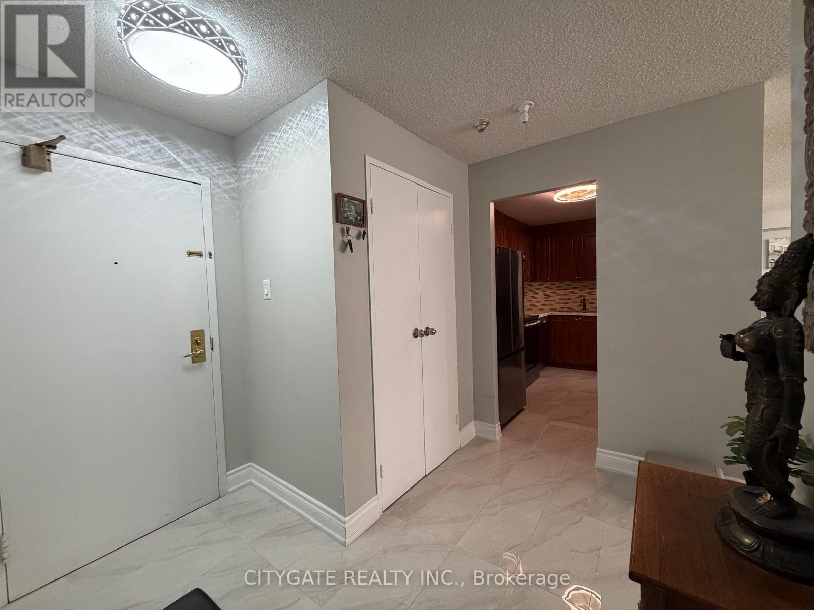 1412 - 3700 Kaneff Crescent, Mississauga, Ontario  L5A 4B8 - Photo 17 - W12476252