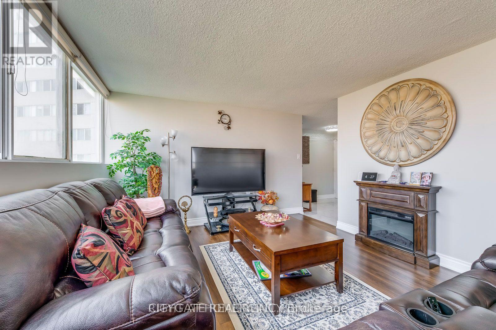 1412 - 3700 Kaneff Crescent, Mississauga, Ontario  L5A 4B8 - Photo 6 - W12476252