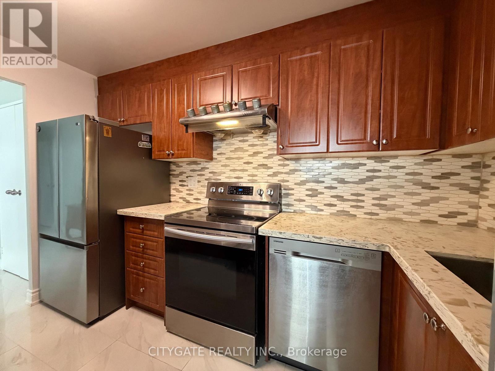 1412 - 3700 Kaneff Crescent, Mississauga, Ontario  L5A 4B8 - Photo 9 - W12476252