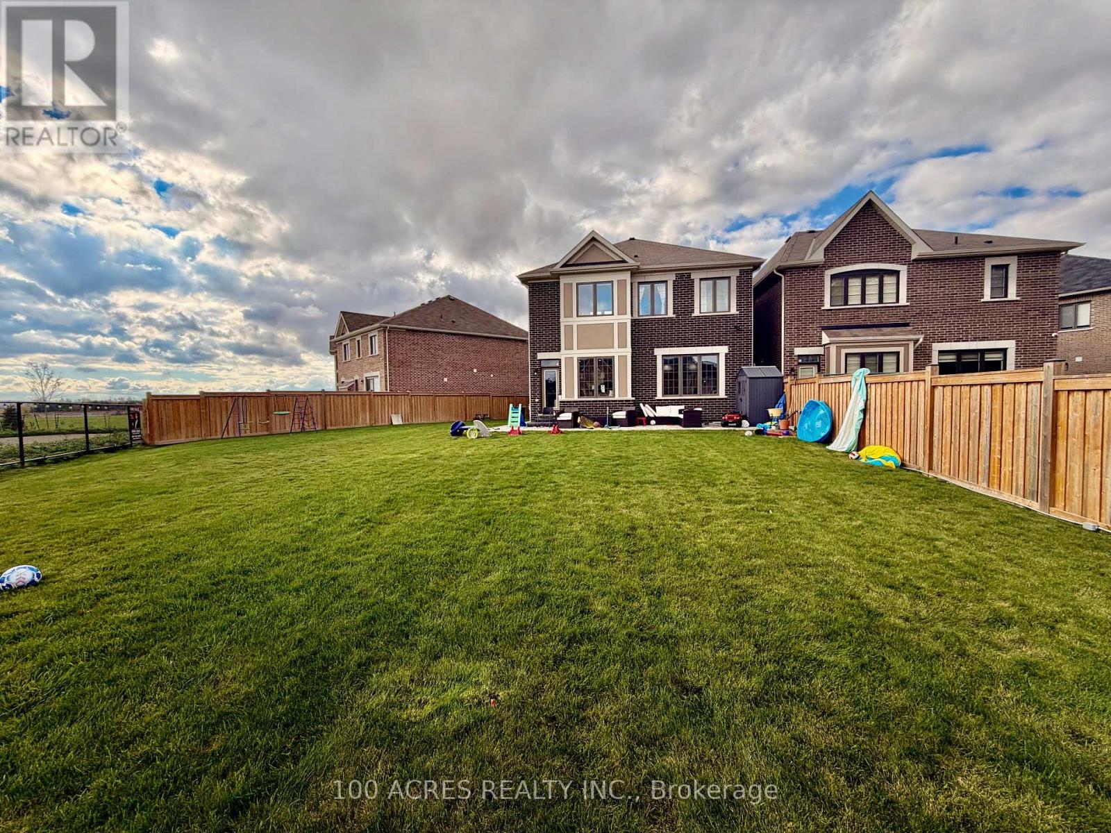63 Eberly Woods Drive, Caledon, Ontario  L7C 4J3 - Photo 12 - W12476270