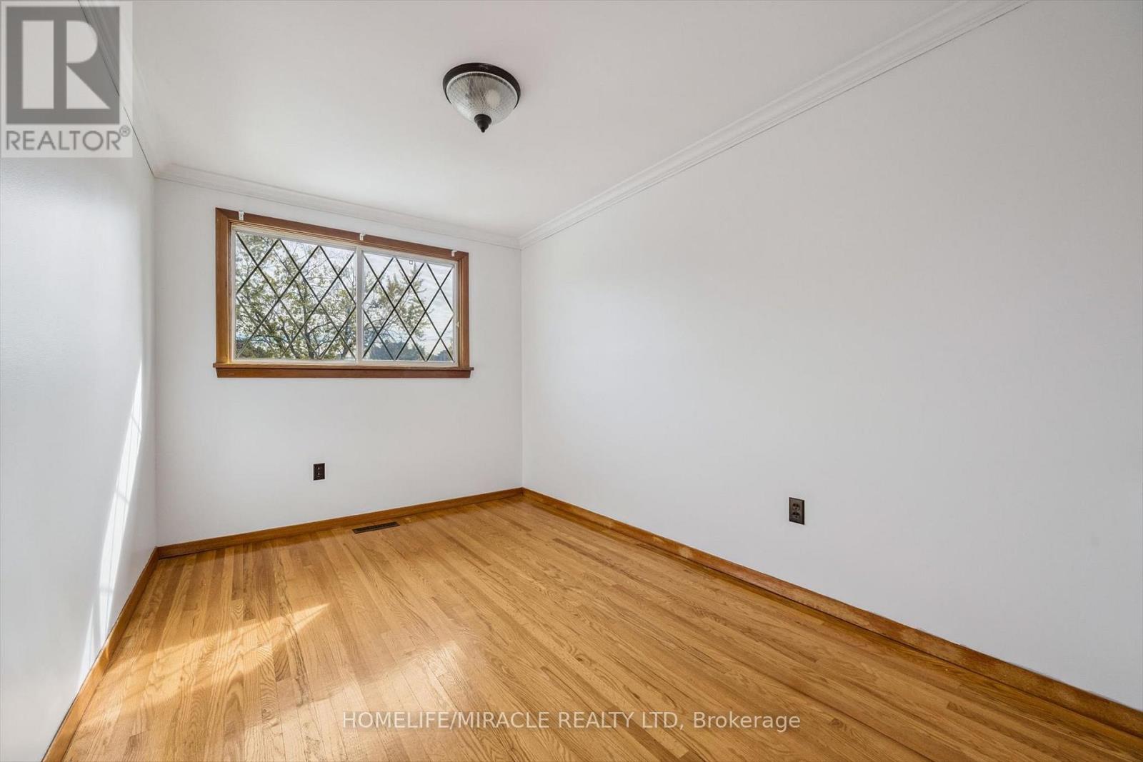 56 Elgin Drive, Brampton, Ontario  L6Y 1A8 - Photo 21 - W12476276