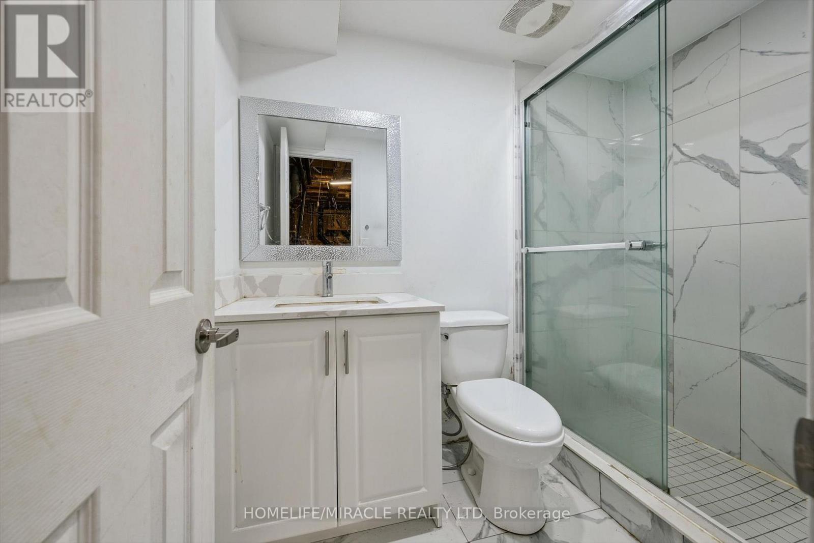 56 Elgin Drive, Brampton, Ontario  L6Y 1A8 - Photo 27 - W12476276