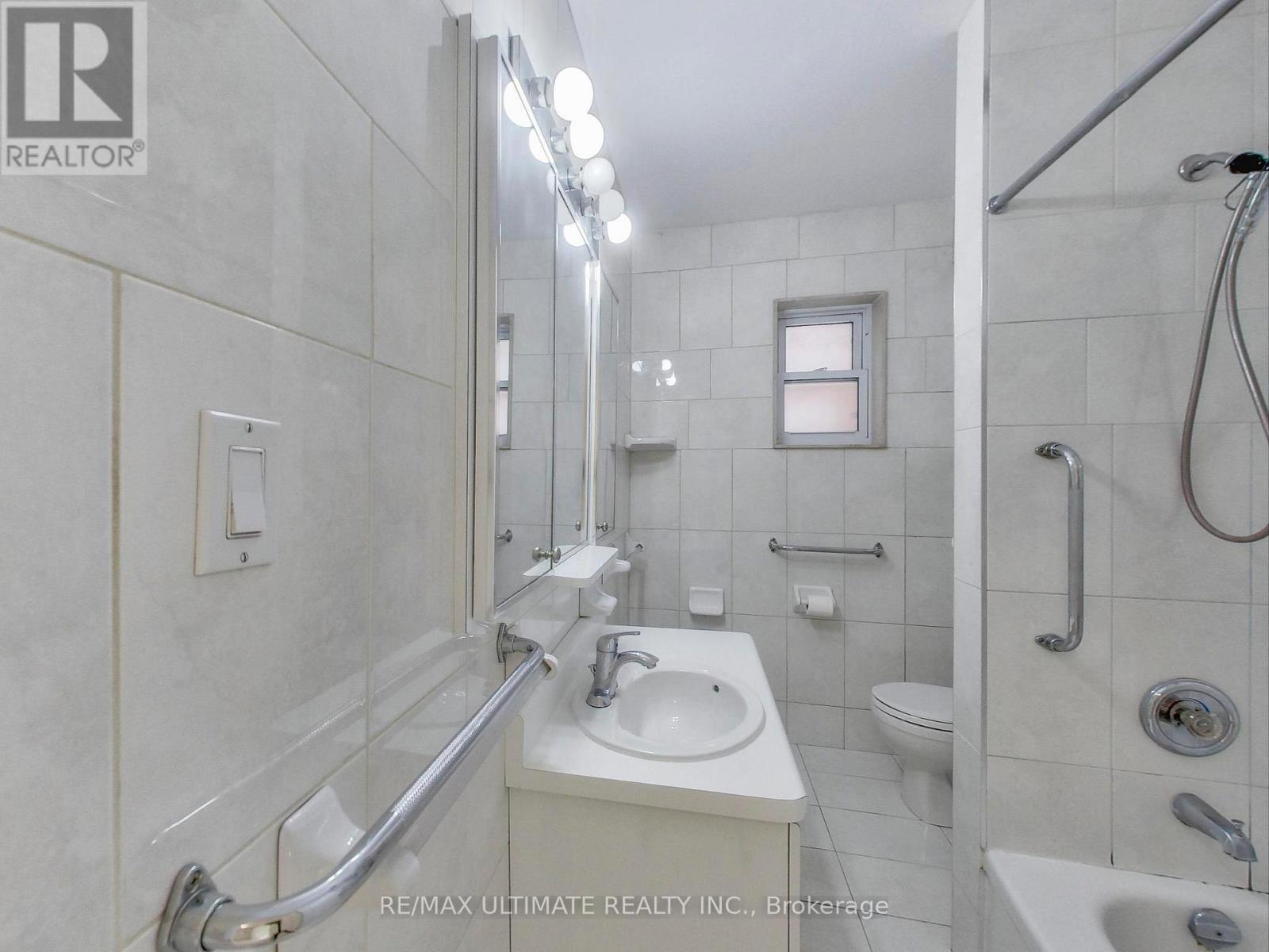 Main - 1652 Dufferin Street, Toronto, Ontario  M6H 3L8 - Photo 18 - W12476277