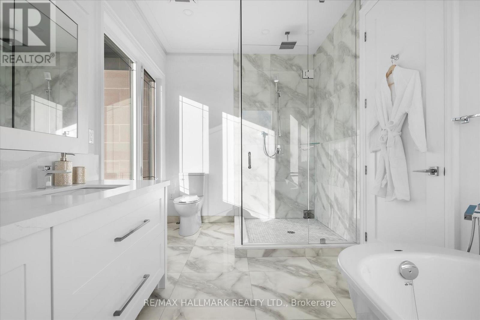 1b - 27 Antonio Court, Toronto, Ontario  M9L 2J7 - Photo 29 - W12476312