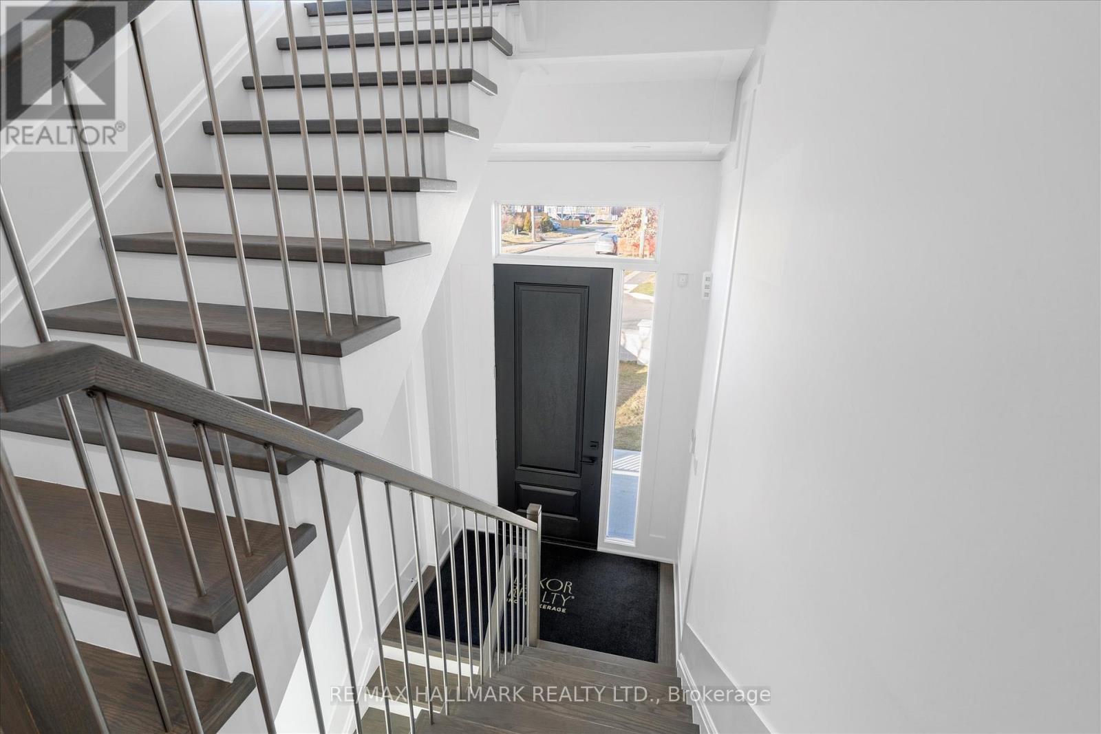 1b - 27 Antonio Court, Toronto, Ontario  M9L 2J7 - Photo 3 - W12476312