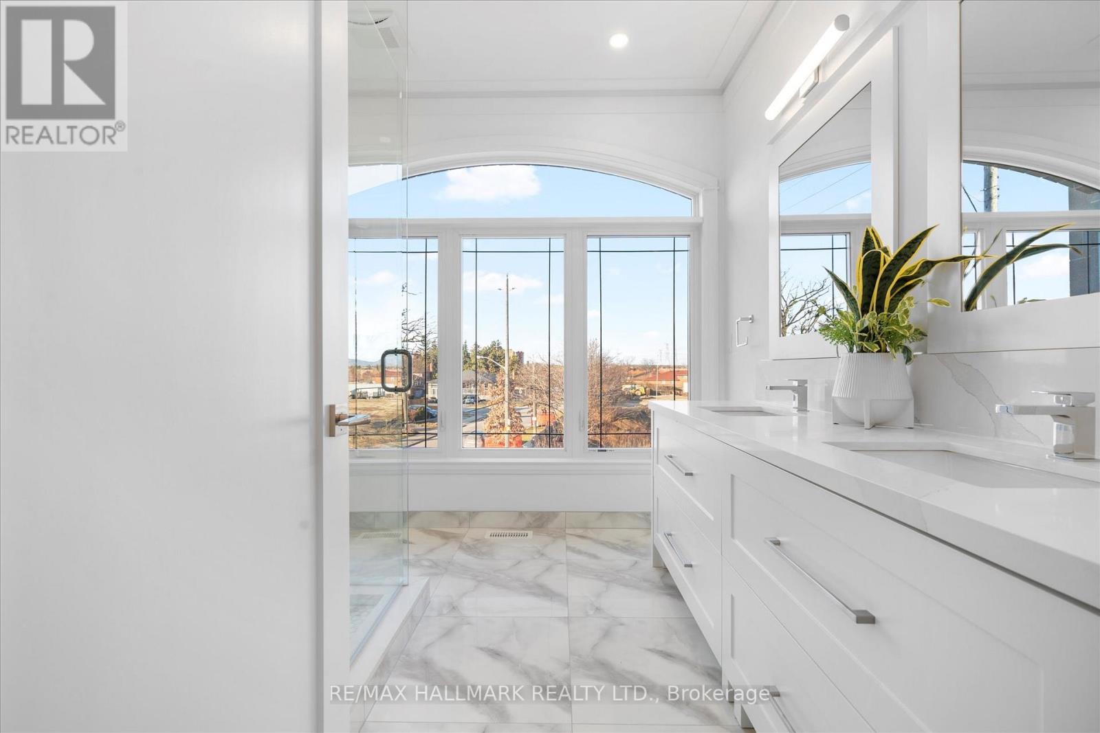 1b - 27 Antonio Court, Toronto, Ontario  M9L 2J7 - Photo 37 - W12476312