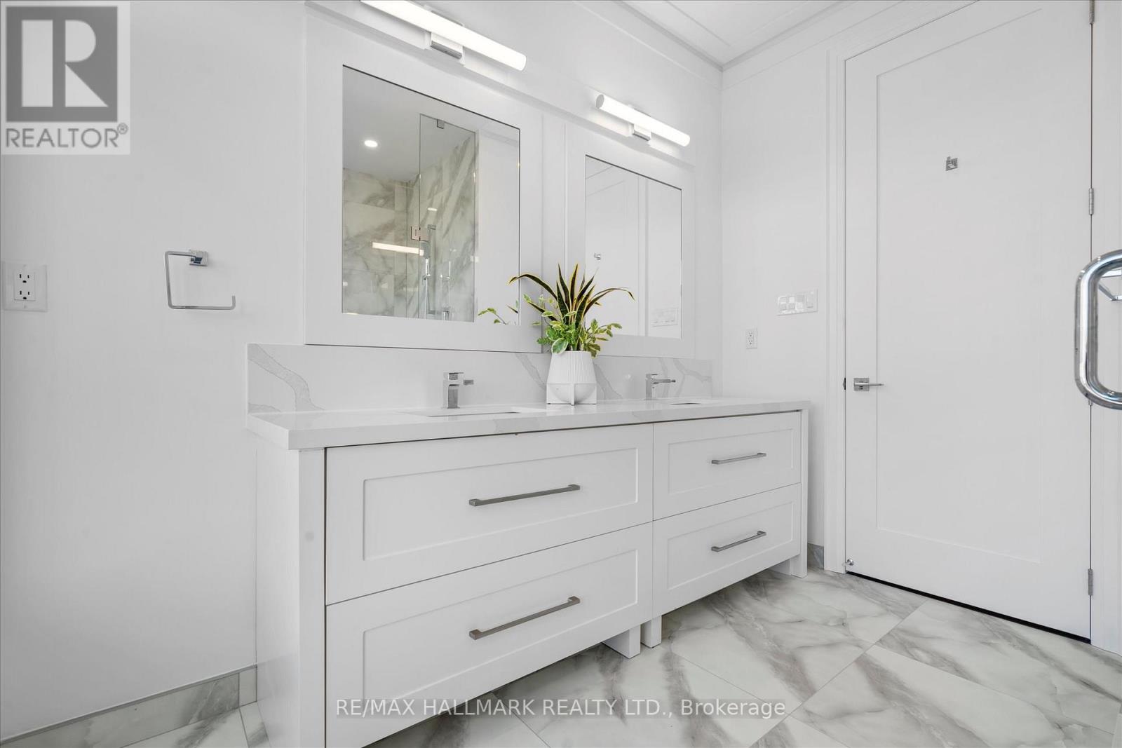 1b - 27 Antonio Court, Toronto, Ontario  M9L 2J7 - Photo 38 - W12476312