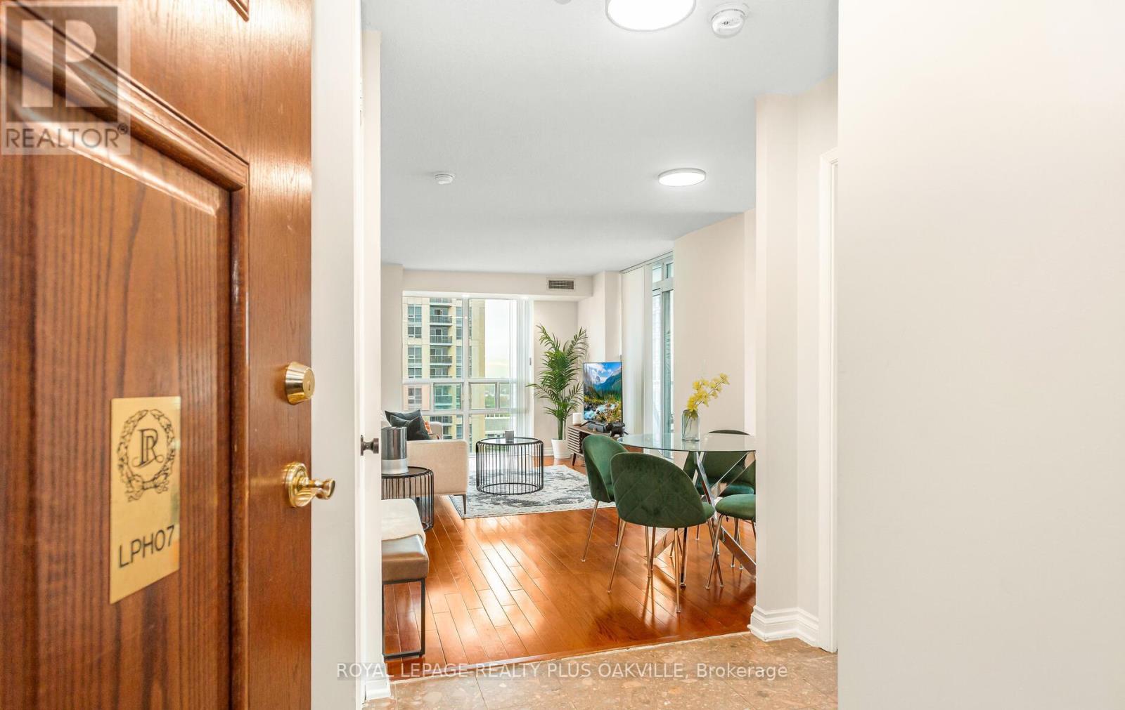 Lph07 - 7 Michael Power Place, Toronto, Ontario  M9A 0A4 - Photo 11 - W12476332