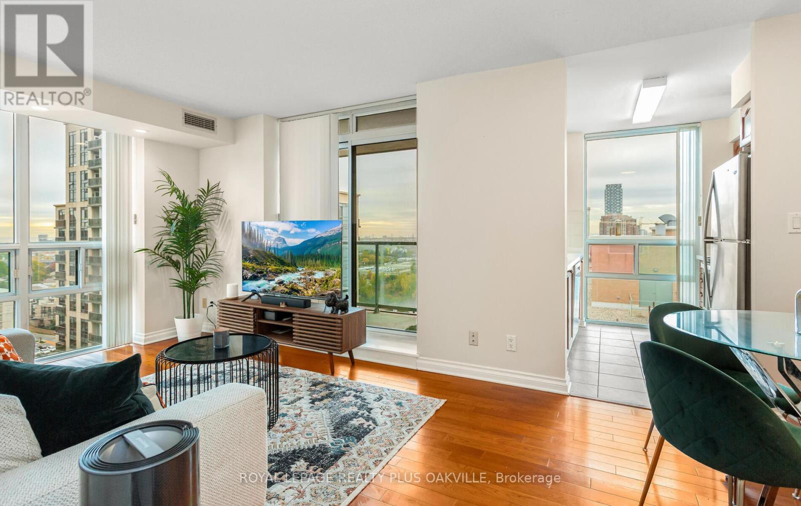 Lph07 - 7 Michael Power Place, Toronto, Ontario  M9A 0A4 - Photo 19 - W12476332
