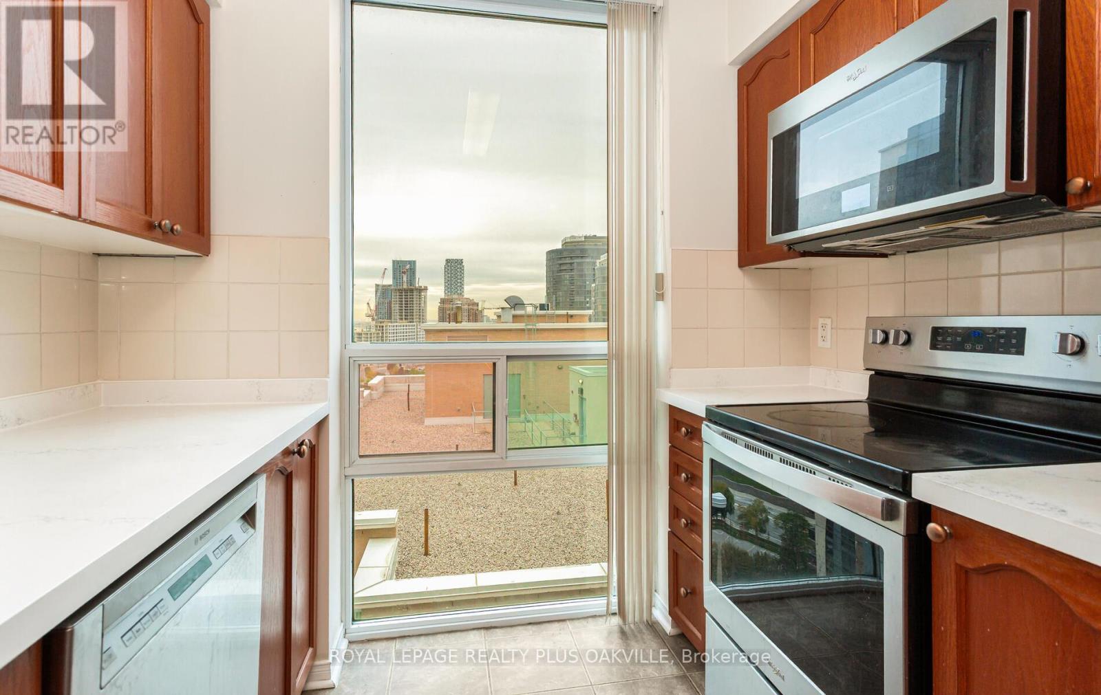 Lph07 - 7 Michael Power Place, Toronto, Ontario  M9A 0A4 - Photo 28 - W12476332