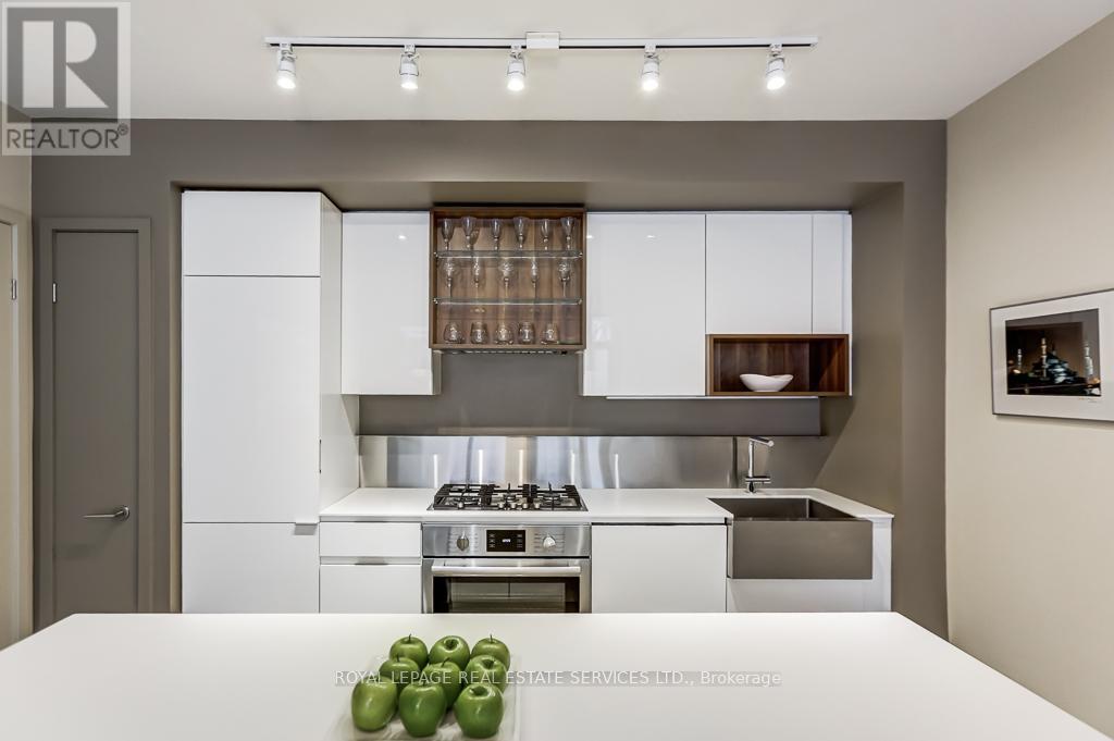 373 - 383 Sorauren Avenue, Toronto, Ontario  M6R 0A4 - Photo 8 - W12476333