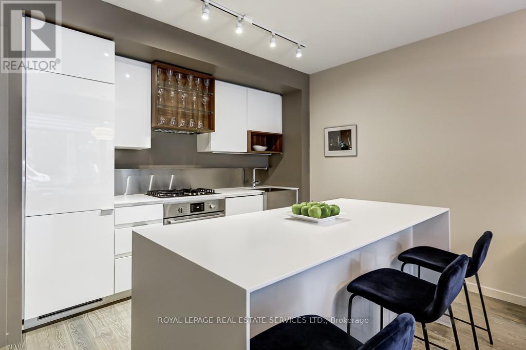 373 - 383 Sorauren Avenue, Toronto, Ontario  M6R 0A4 - Photo 9 - W12476333