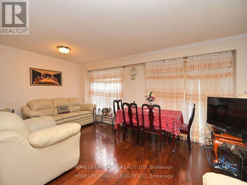 119 - 120 Collins Crescent, Brampton, Ontario  L6V 3N1 - Photo 12 - W12476334