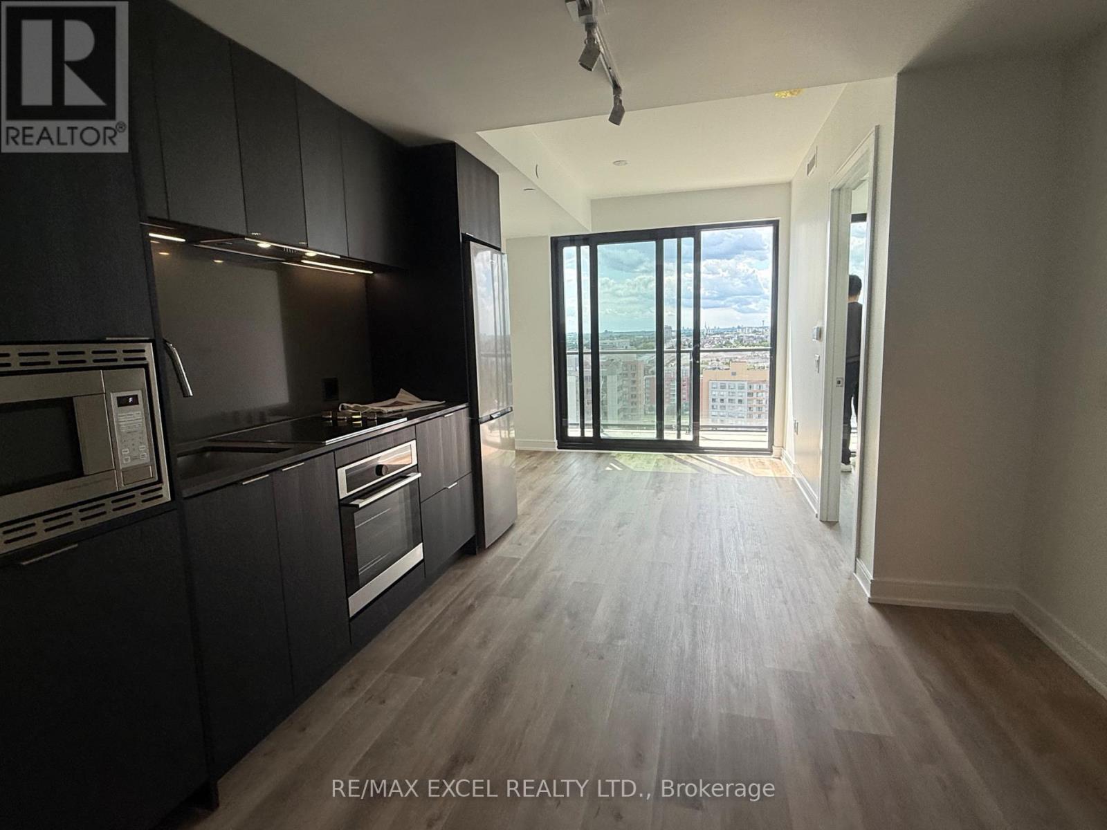 1612 - 3009 Novar Road, Mississauga, Ontario  L5B 0P9 - Photo 1 - W12476349