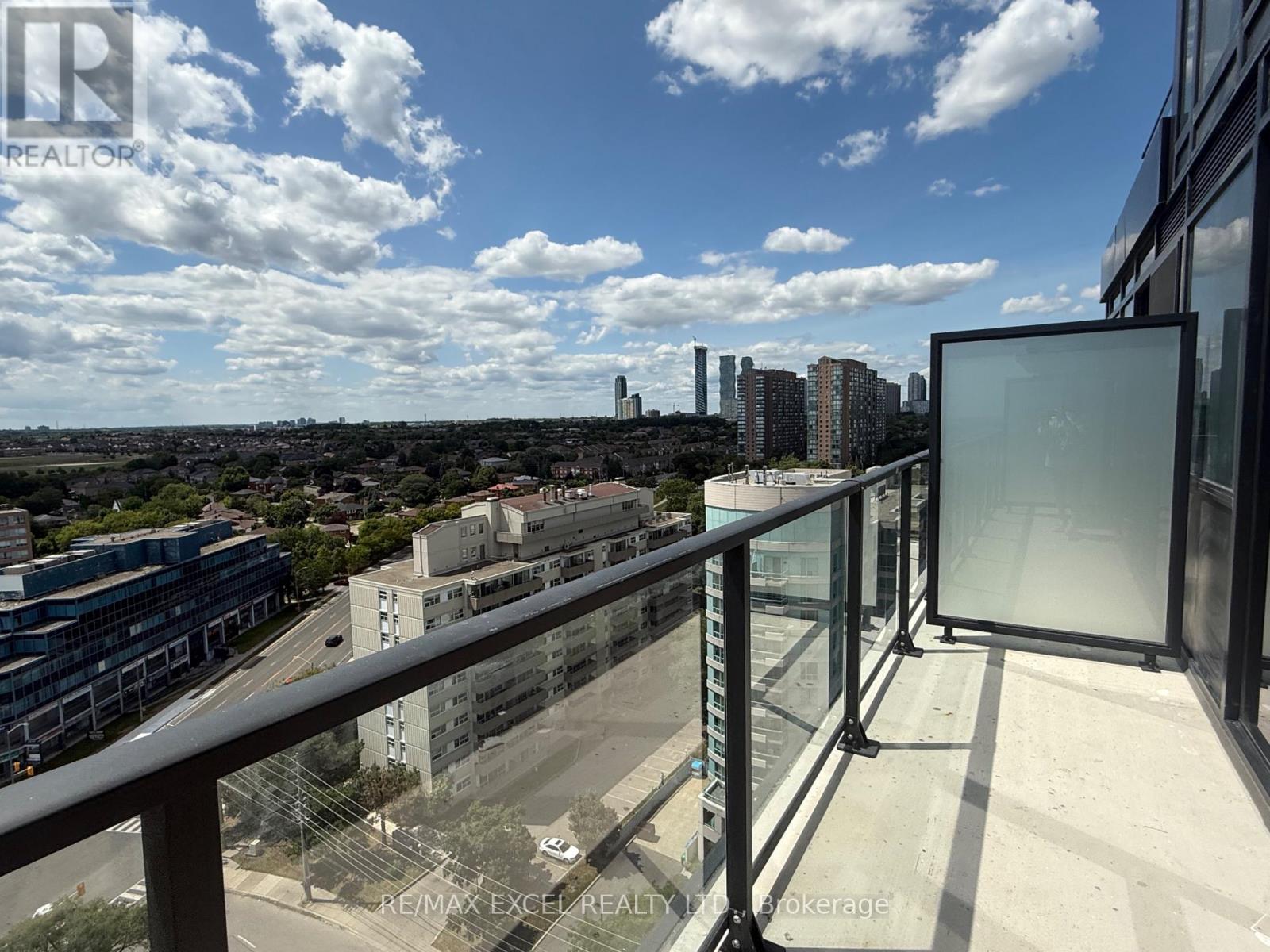 1612 - 3009 Novar Road, Mississauga, Ontario  L5B 0P9 - Photo 3 - W12476349