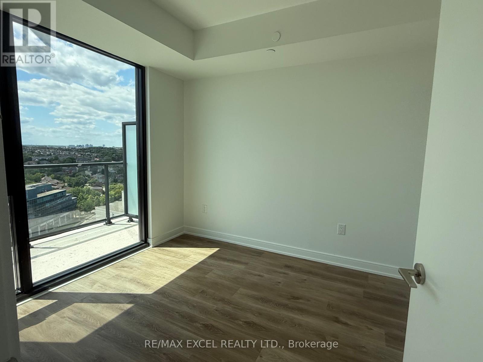 1612 - 3009 Novar Road, Mississauga, Ontario  L5B 0P9 - Photo 6 - W12476349