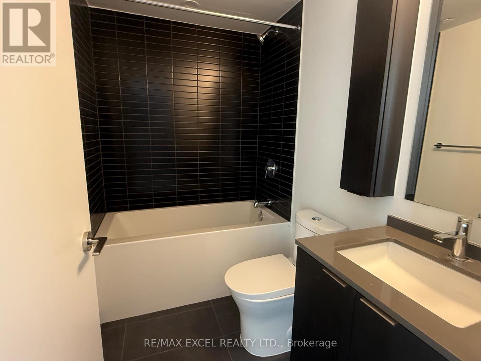 1612 - 3009 Novar Road, Mississauga, Ontario  L5B 0P9 - Photo 9 - W12476349