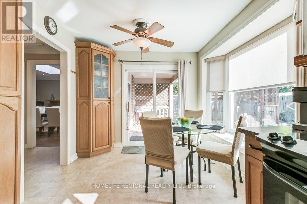 2557 Brasilia Circle, Mississauga, Ontario  L5N 2E9 - Photo 13 - W12476367